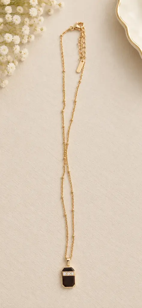 gold-black-stone-pendant-necklace